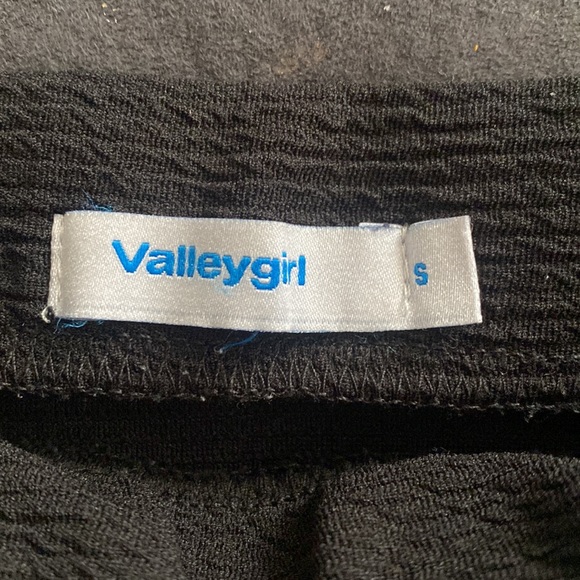 Valleygirl - Mid length “Midi” Black Skirt - Size Small - Picture 4 of 4